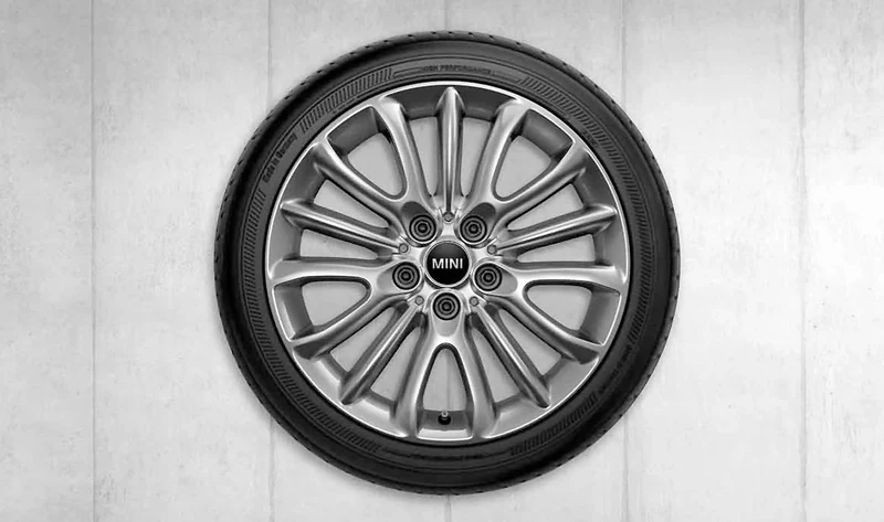 Llanta de aleación ligera 17" 7,5J ET54 Brightsilver (plata metalizado) OEM 36116856047 para MINI Clubman F54 (2014-2019), MINI Clubman F54 LCI (2018-2024). Original MINI.