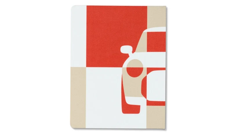 Cuaderno libreta MINI Car Tile Rebel Red/Vibrant Silver OEM 80245B32100, 240 páginas con puntos, bolsillo interior y bucle para bolígrafo. Original MINI.