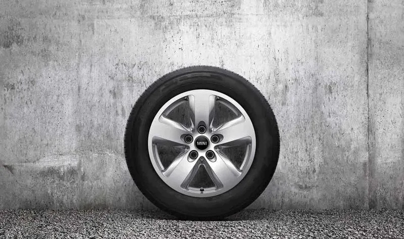 Llanta de aleación 7Jx16 ET50 plata 5-Star Air Spoke MINIMALISM OEM 36109813475 para MINI Countryman R60, Paceman R61… y más. Original MINI.