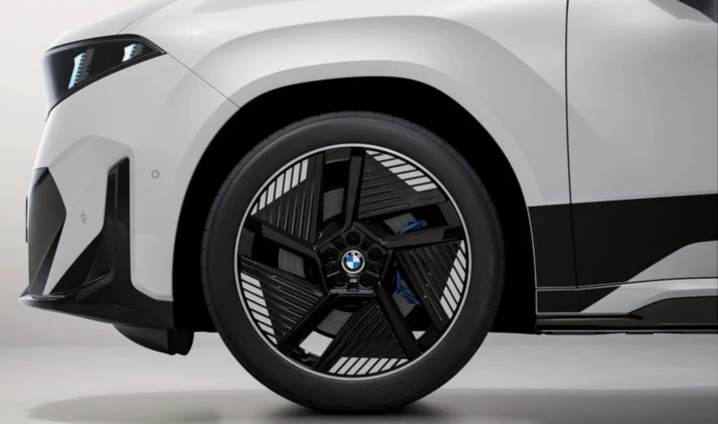 Llanta completa de invierno delantera/trasera 21" M Aerodynamic 1051 bicolor OEM 36115B77903 para BMW i5 G60, i5 Touring G61… y más. Original BMW