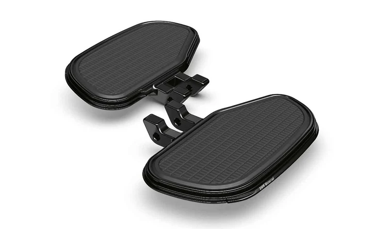 Juego de estribos delanteros conductor mecanizados OEM 77258386743 para motos BMW R 18, R 18 Classic, R 18 B, R 18 Transcontinental, R 18 Roctane Original BMW Motorrad