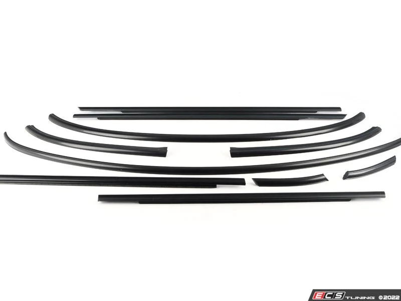 Juego de molduras de cintura exterior Piano Black OEM 51135A0B943 para MINI F55, F55 LCI 5 puertas, delantero, laterales y trasero. Original MINI.