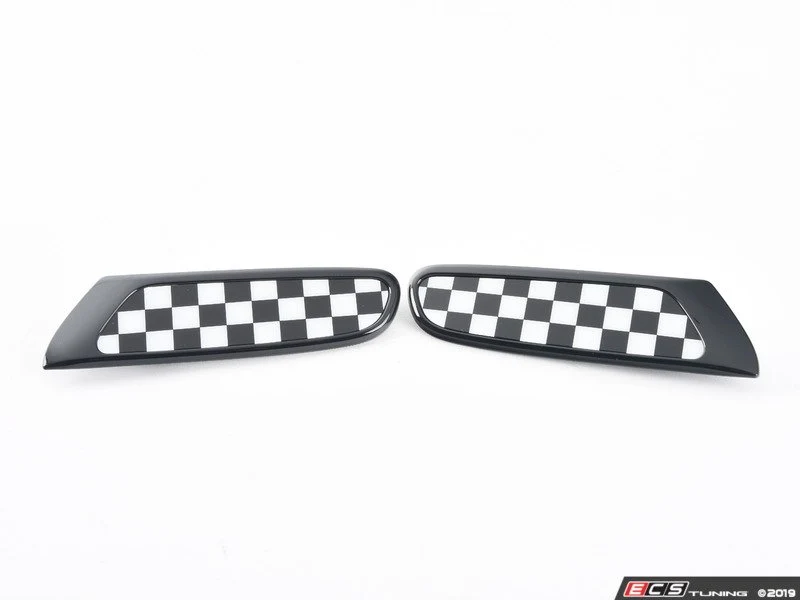Moldura decorativa lateral pequeña Checkered Flag negro/blanco OEM 51132410452 para MINI F55, F56, F57 Cabrio. Original MINI.