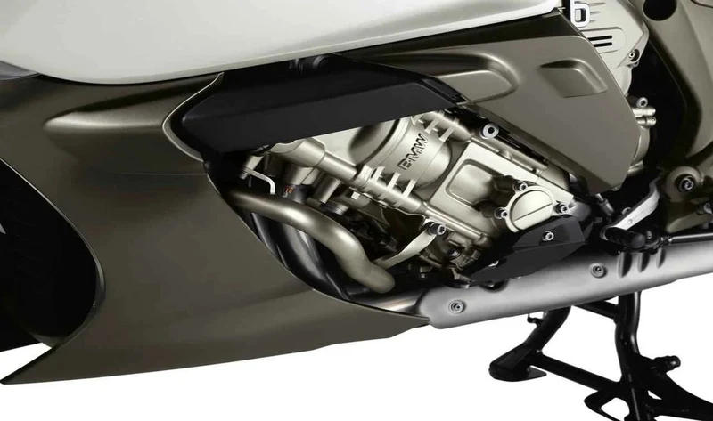Protector de motor izquierdo OEM 77147700463 para motos BMW K 1600 GT y K 1600 GTL (K48). Original BMW Motorrad.