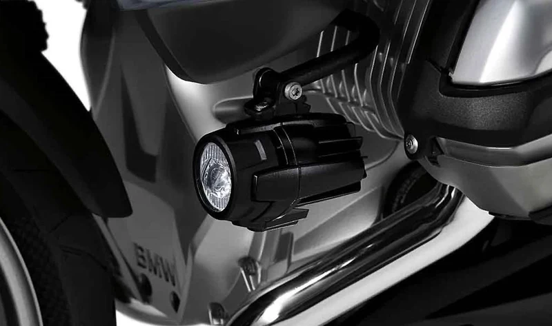 Faro auxiliar LED delantero OEM 63178532147 para motos BMW R 1200 GS Adventure, R 1200 RT, K 1600 GT, K 1600 GTL, K 1600 Bagger, F 800 GS Adventure… y más. Original BMW Motorrad.