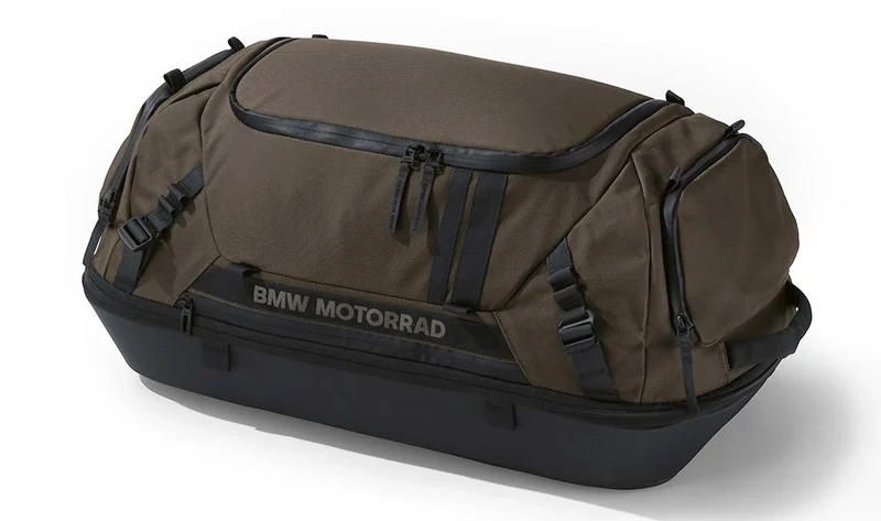 Bolsa trasera grande Adventure Collection oliva/negro OEM 77495A503B9 para motos BMW R 1300 GS, R 1250 GS Adventure, R 1250 RT, S 1000 XR, F 900 XR... y más. Original BMW Motorrad.