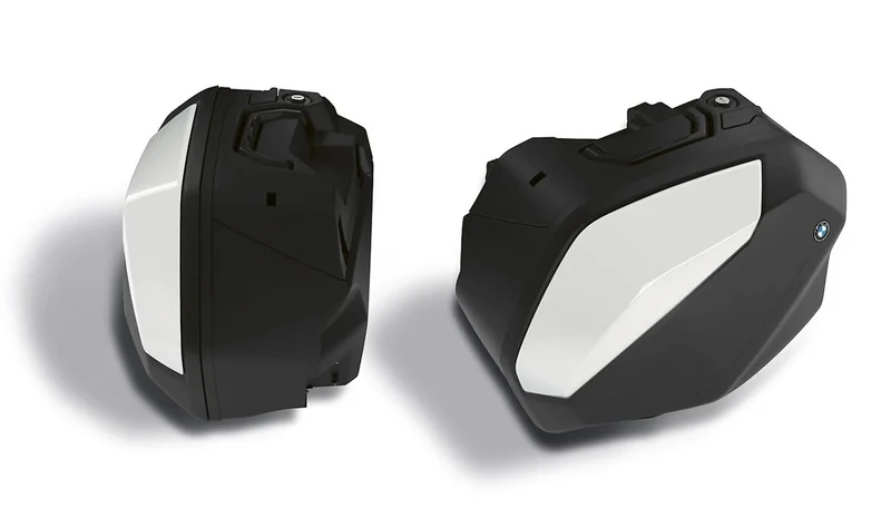 Funda derecha para maleta Touring Light White OEM 77411539578 para motos BMW S 1000 XR K69, S 1000 XR 24 K69. Original BMW Motorrad.