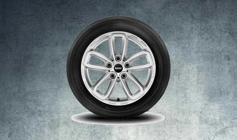 Llanta de aleación ligera 7Jx17 ET50 color plata OEM 36109811730 para MINI Countryman R60, MINI Paceman R61… y más. Original MINI.