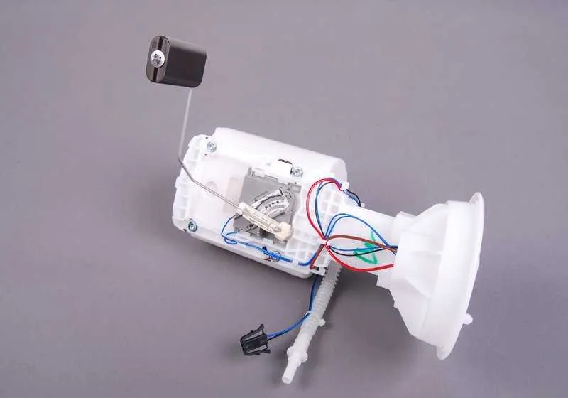 Bomba de gasolina con sensor de nivel OEM 16146765119 para MINI R50, R52... y más. Original MINI.