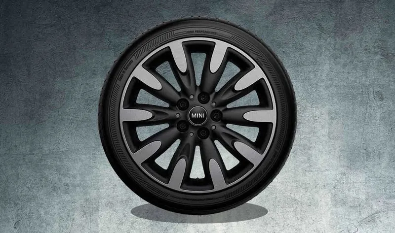 Llanta de aluminio Roulette Spoke 502 17" jet black OEM 36116855111 para MINI F56, F55, F57... y más. Original MINI.