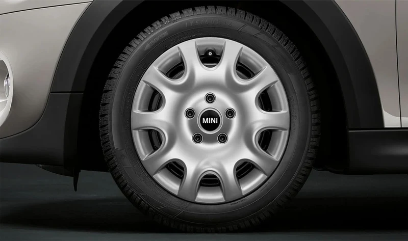 Embellecedor de rueda 15" plata OEM 36106864171 para MINI F56, F55, Cabrio F57... y más. Original MINI.