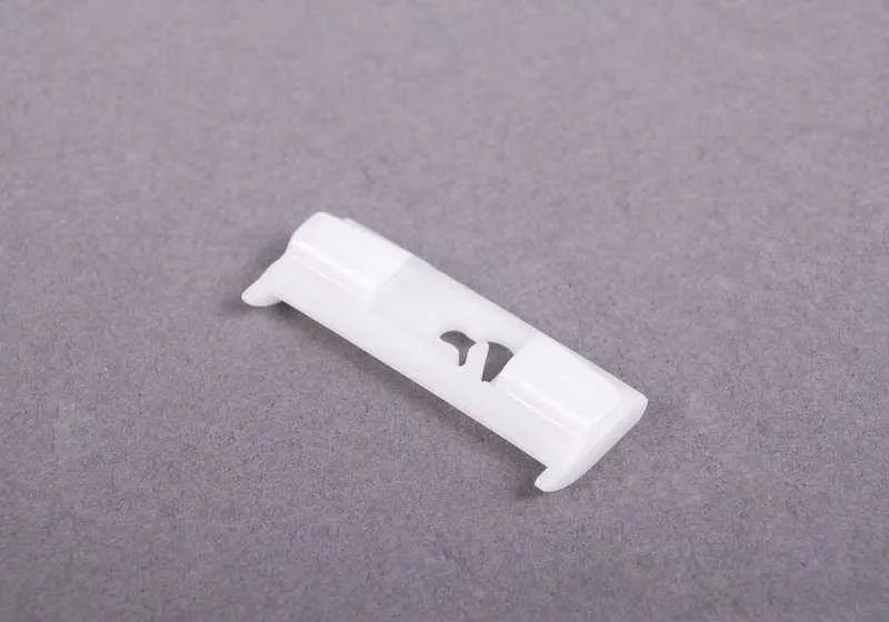 Clip de fijación OEM 51367044615 para MINI R50, R53. Original MINI.