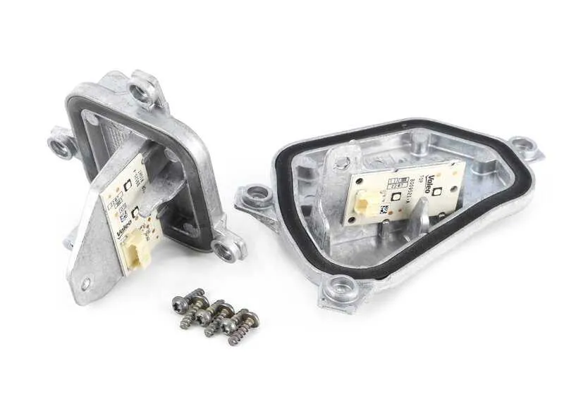 Módulo LED luz conducción diurna derecha OEM 63117489238 para BMW X2 (F39) y más. Original BMW.