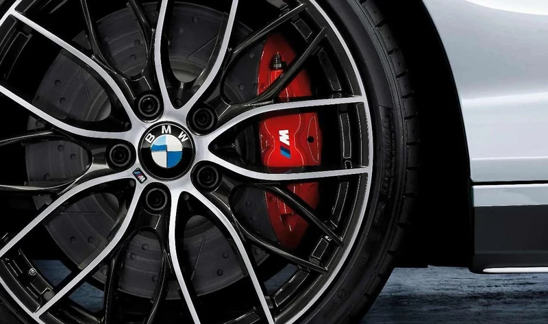 Alojamiento de la pinza de freno M Performance delantero derecho OEM 34106875654 para BMW F20, F21, F22, F30, F32, F36... y más. Original BMW.