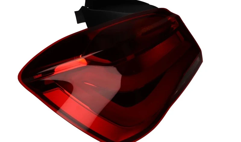 Luz trasera izquierda OEM 63217359017 para BMW F20 LCI, F21 LCI (05/2014 - 06/2019). Original BMW.