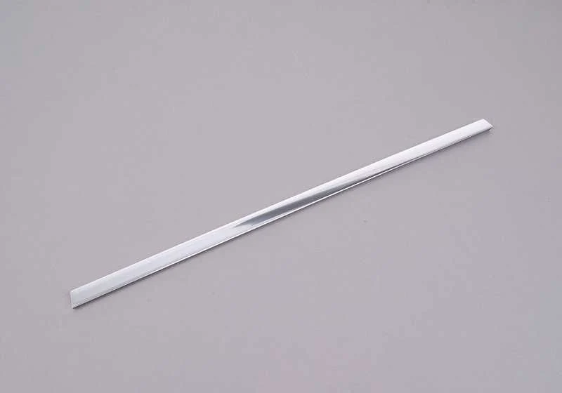 Listón de adorno izquierdo OEM 51361924757 para BMW Serie 3 E30 318i, 320i. Original BMW.