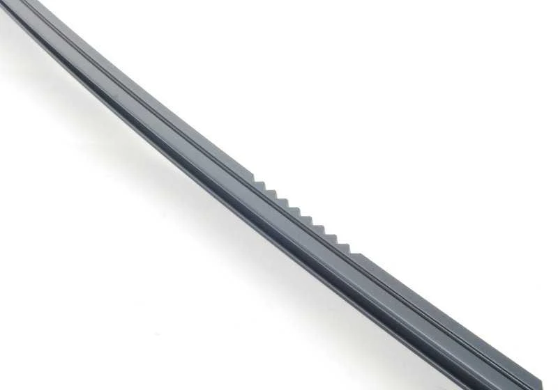 Listón de adorno techo imprimado derecho OEM 51137115192 para BMW Serie 5 E60, E60 LCI. Original BMW.