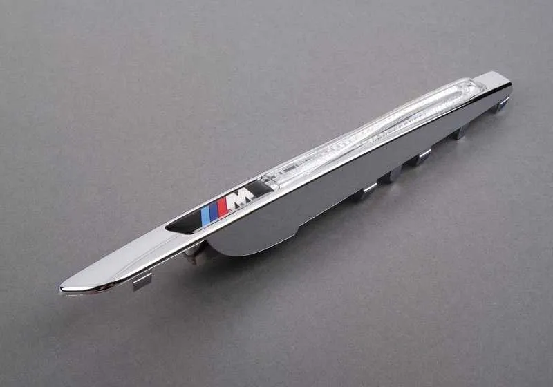 Elemento decorativo intermitente lateral izquierdo OEM 51657207173 para BMW X6 E71 (07/2008 - 06/2014). Original BMW.