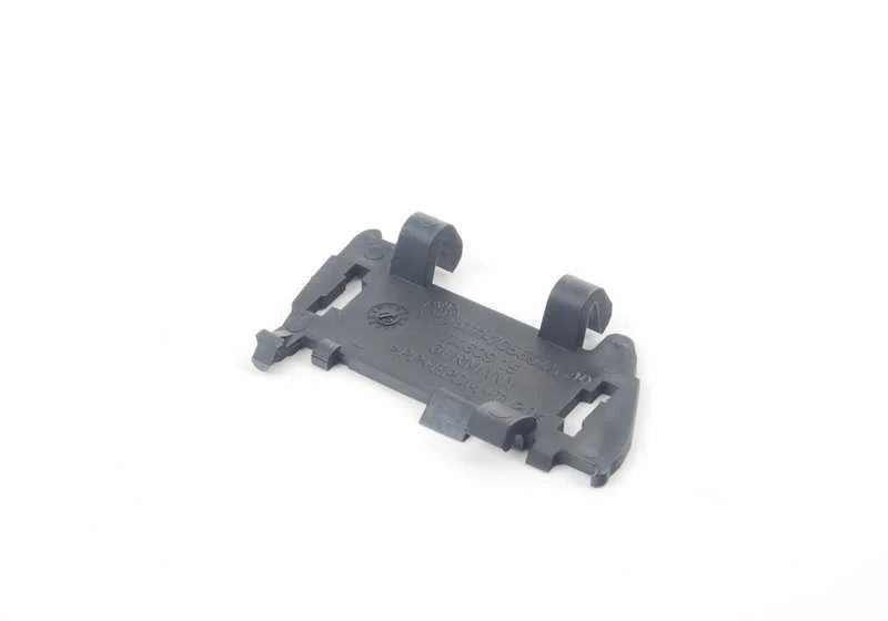 Cierre ciego izquierdo OEM 51117056945 para BMW Serie 5 E60, E60 LCI, E61, E61 LCI. Original BMW.