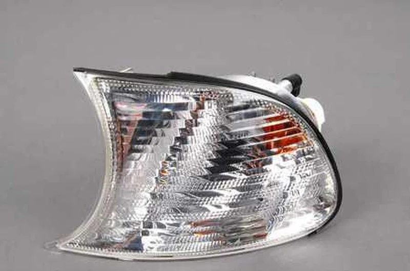 Indicador de dirección delantero izquierdo blanco OEM 63137165857 para BMW Serie 3 E46 (316Ci, 318Ci)... y más. Original BMW.