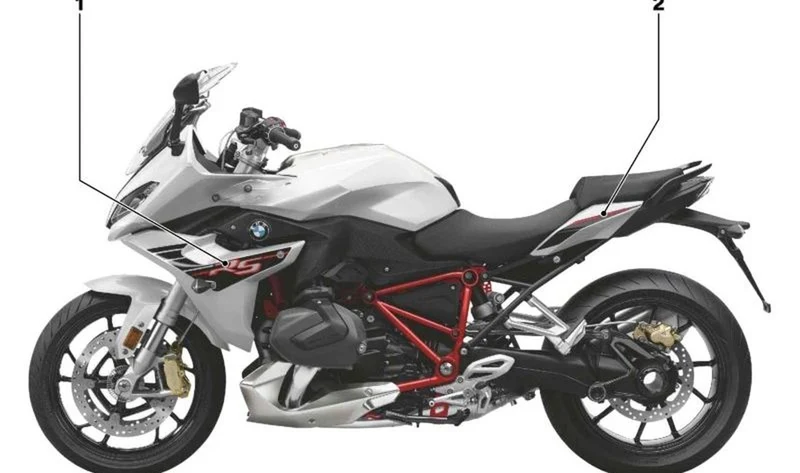 Inscripción trasera izquierda OEM 51148358597 para BMW Motorrad R 1200 RS, R 1250 RS. Original BMW Motorrad.