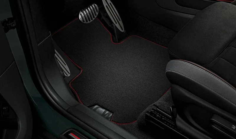 Alfombrillas textiles delanteras JCW OEM 51472469130 para MINI Clubman F54, F54 LCI. Original MINI.