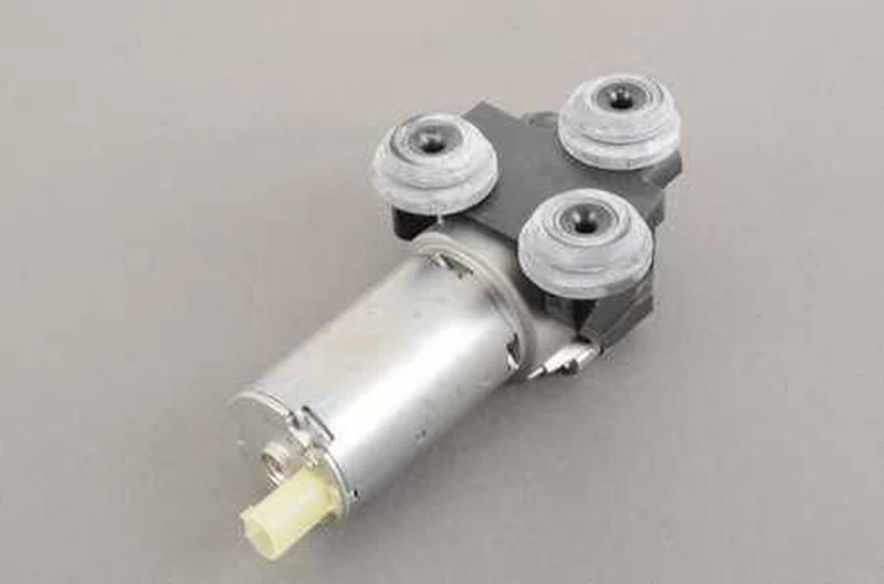 Bomba de agua adicional OEM 64118369806 para BMW Serie 1 E87, Serie 3 E46, E90, E91, E92, E93, Z4 E85, E86... y más. Original BMW.