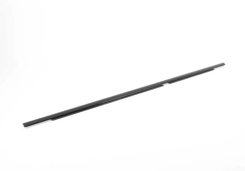 Cubierta pozo exterior derecha OEM 51348257704 para BMW X5 E53. Original BMW.