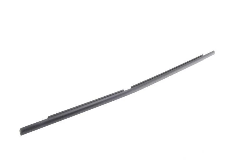 Cubierta pozo exterior derecha OEM 51348251596 para BMW X5 E53 (2000-2006). Original BMW.