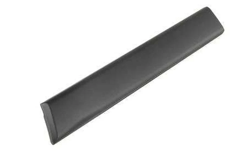 Listón parachoques lateral derecho OEM 51132233686 para BMW E36 316i, 318i, 318is. Original BMW.