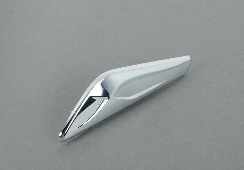 Paramento pared lateral delantero derecho OEM 51117338570 para BMW X3 F25, X4 F26. Original BMW.