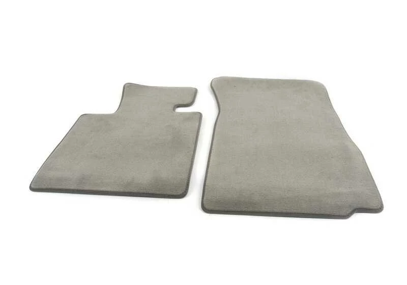 Alfombrillas delanteras grises OEM 51477056294 para BMW Z4 E85, E86 (2002-2008). Original BMW.