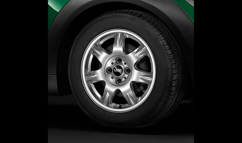 Llanta de aluminio Delta Spoke 96 plata OEM 36116768972 para MINI R50, R53, R56, Clubman R55, Cabrio R52, Coupé R58, Roadster R59... y más. Original MINI.