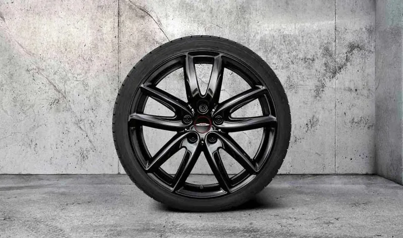 Juego de ruedas de invierno JCW Grip Spoke 815 OEM 10026585B para MINI Clubman, Countryman... y más. Original MINI.