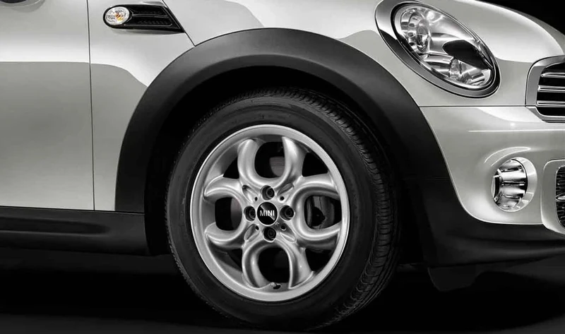 Llanta de aluminio 16" 4 agujeros radios circulares OEM 36116791942 para MINI R56, R55, R57, R58, R59... y más. Original MINI.