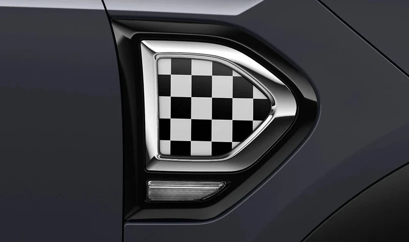 Embellecedor lateral derecho Chequered Flag Black/White OEM 51132413354 para MINI Countryman F60 (11/2015 - 07/2020), F60 LCI (05/2019 - 02/2024). Original MINI.