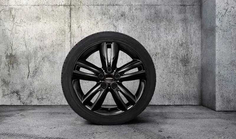 Llanta de aluminio JCW Track Spoke 501 negra OEM 36116856057 para MINI F56, F56 LCI, F56 BEV LCI, F55, Cabrio F57, Cabrio F57 LCI. Original MINI.