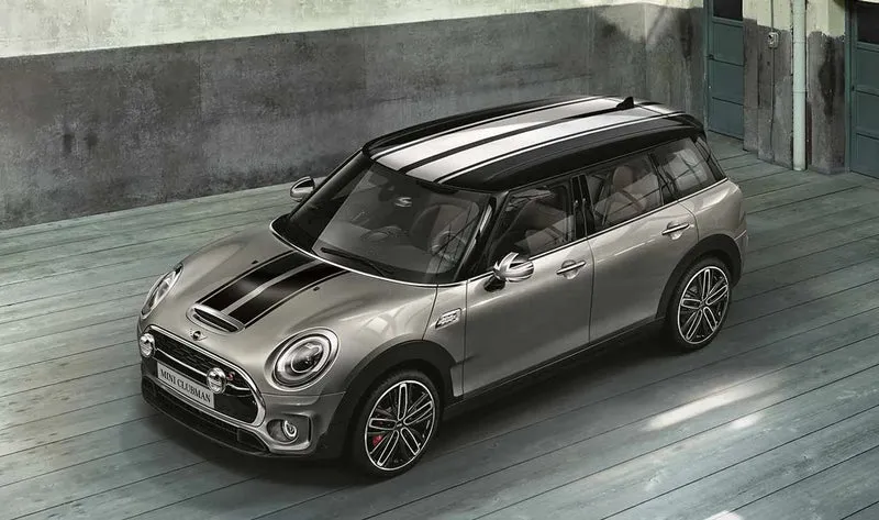 Juego de franjas deportivas negras OEM 51142413157 para MINI Clubman F54 (11/2014-07/2019), F54 LCI (05/2018-02/2024). Original MINI.